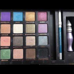 Urban Decay Alice in Wonderland pallet